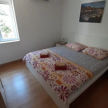 Marinko * Stari Grad (Hvar)